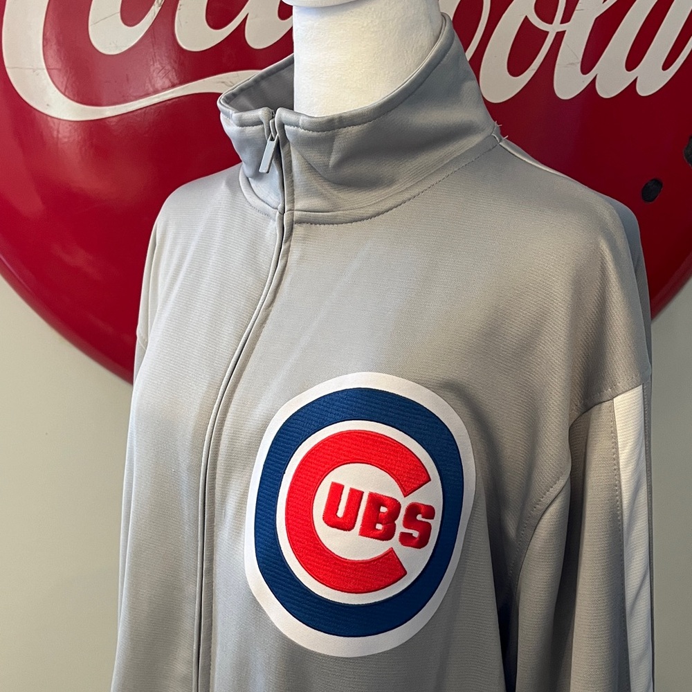 Cubs Official MLB Full Zip Front Gray & White Logo Jacket by True Fan, Men’s XL